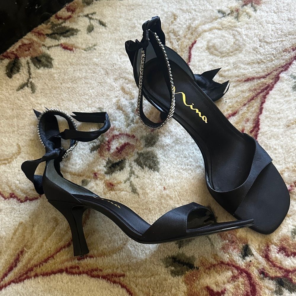 Nina Elegant Black Heels with Sparkling Strap